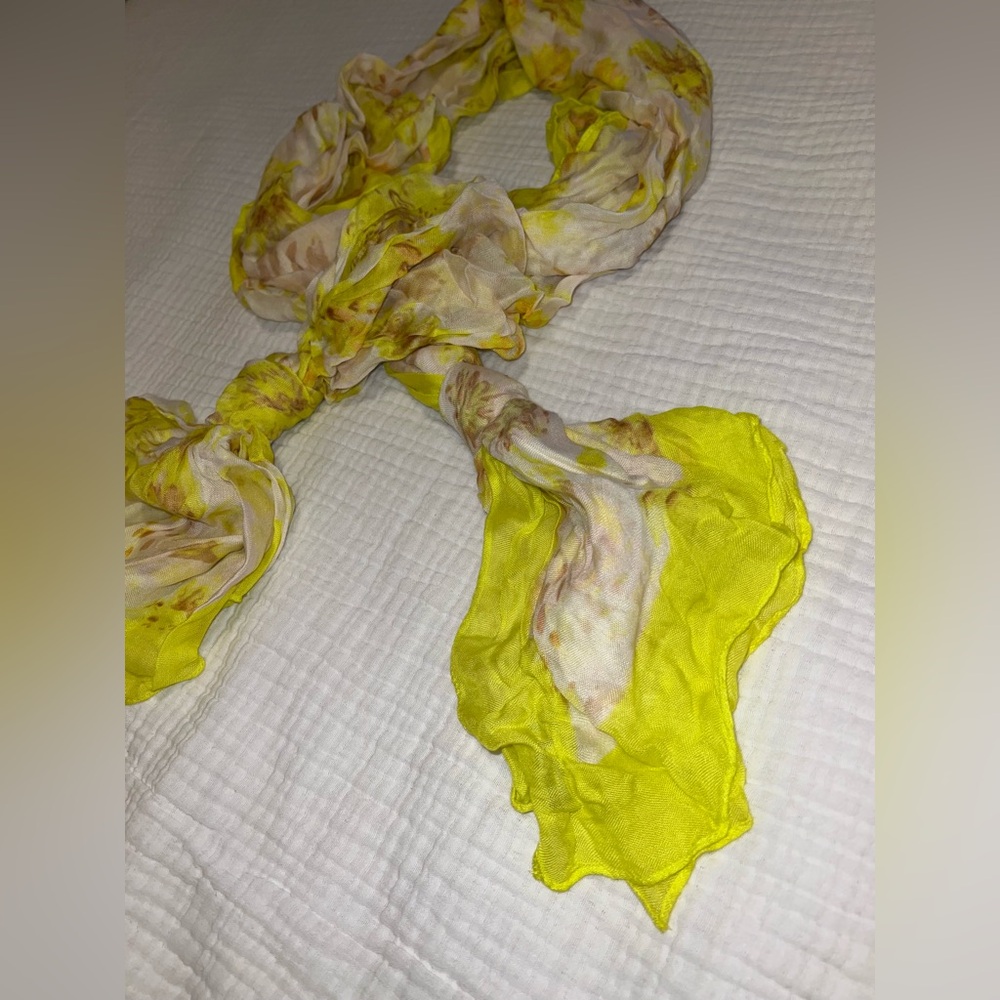 Patterned Yellow and Cream Scarf - Picture 3 of 6
